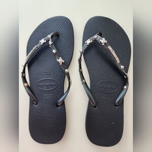 Havaianas Women's Black Sandals with Embellishments EUC SZ 39/40 US 9/10